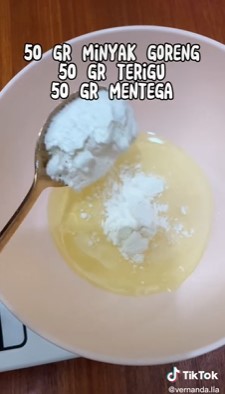 Cara bikin carlo pengoles loyang kue ala rumahan, tahan sampai sebulan