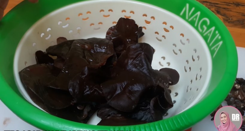 Cara praktis hilangkan aroma khas pada jamur kuping, antiribet