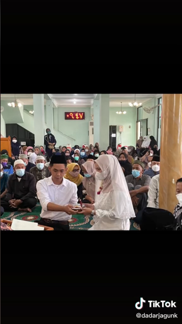 Kisah wanita lakukan akad nikah saat sang ayah berpulang Tiktok Kisah wanita lakukan akad nikah saat sang ayah berpulang Tiktok