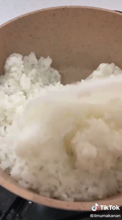 5 Cara masak nasi putih agar lebih rendah kalori, cocok buat diet