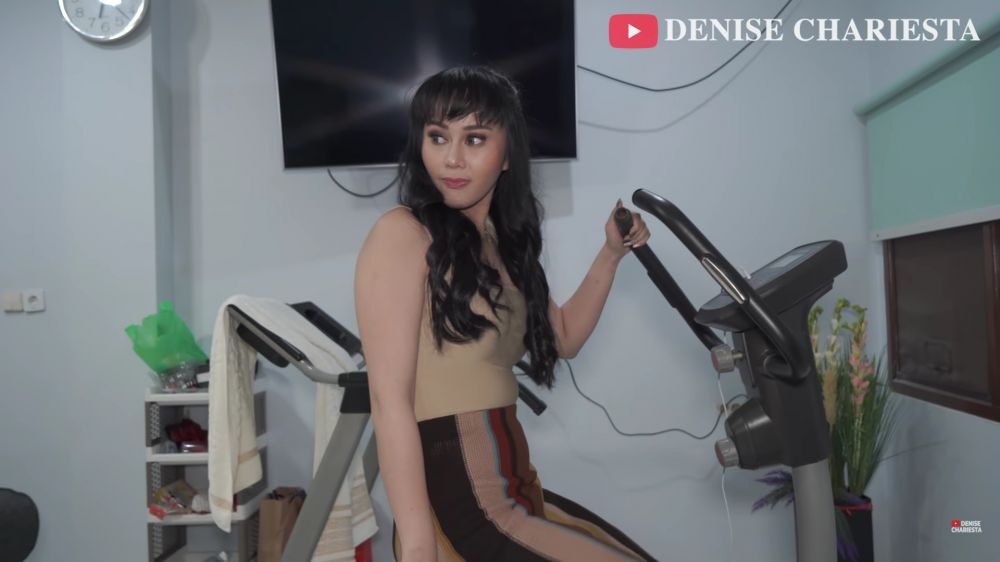 rumah Denise Chariesta di kampung halaman © berbagai sumber