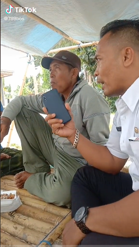 bapak-bapak gosip Tiktok