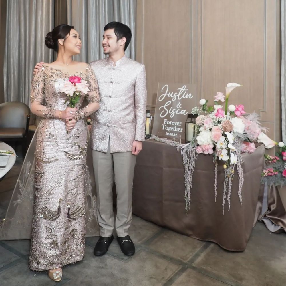 Sisca dan Jess lakukan tradisi Tingjing © 2022 Instagram 