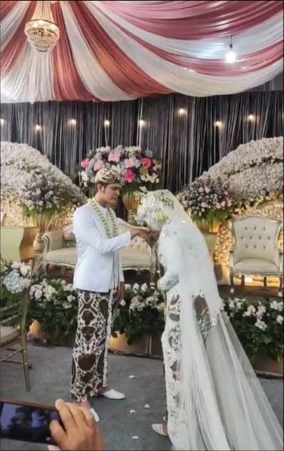 7 Momen pernikahan Farhan mantan pemeran tuyul di FTV Genta Buana