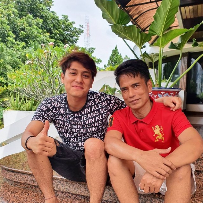 potret kedekatan Billar dan orang tua Lesty © Instagram