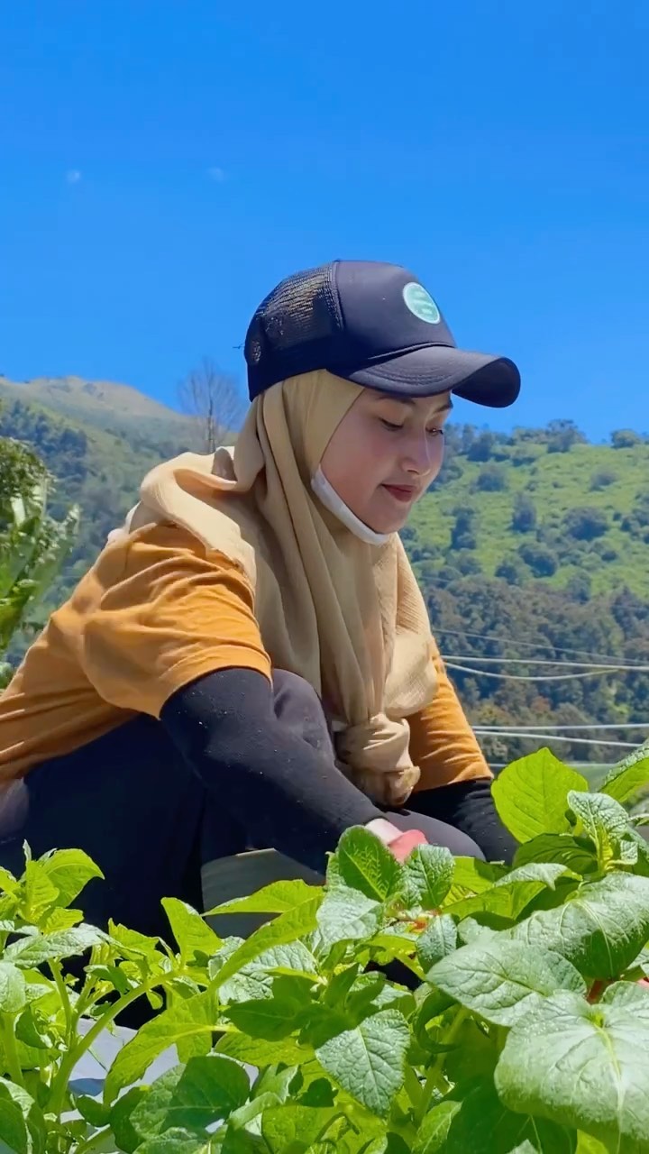 momen novi listiana bercocok tanam © Instagram