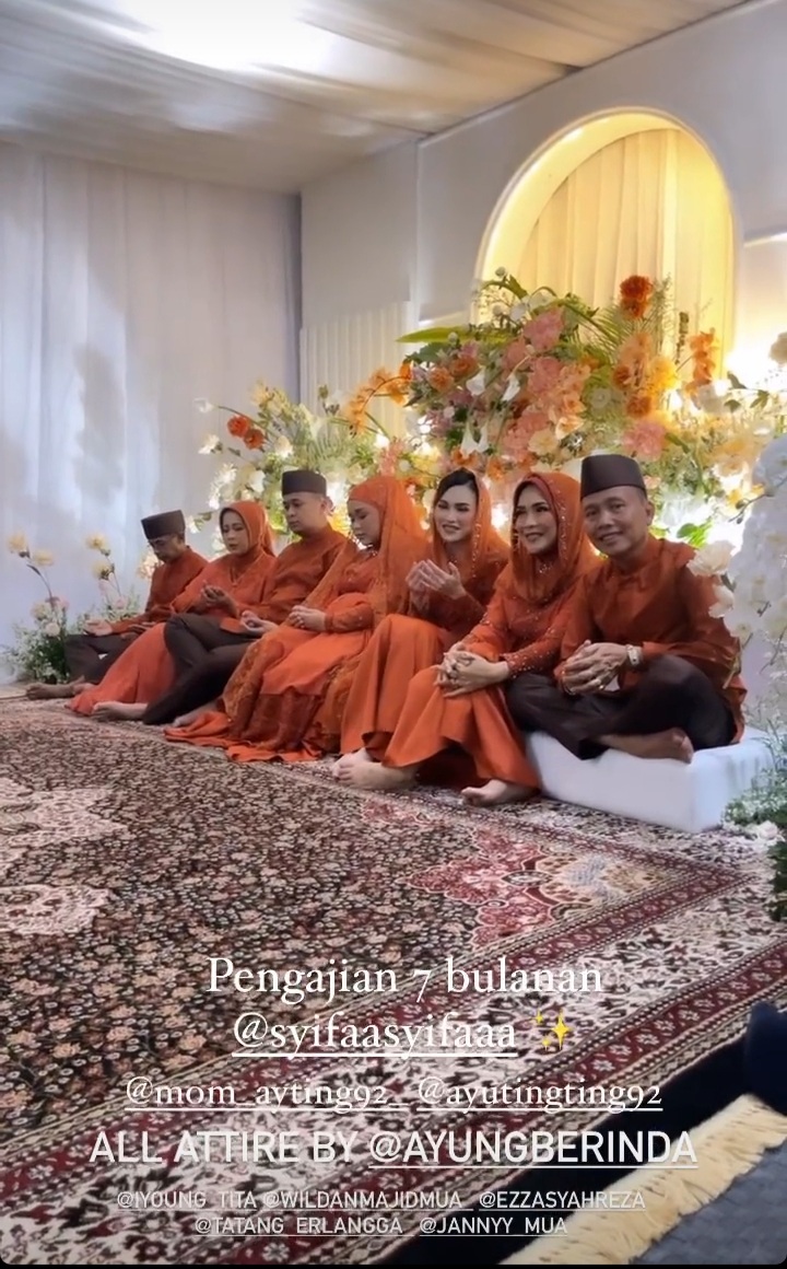 potret tujuh bulanan adik Ayu Ting Ting © berbagai sumber potret tujuh bulanan adik Ayu Ting Ting © berbagai sumber