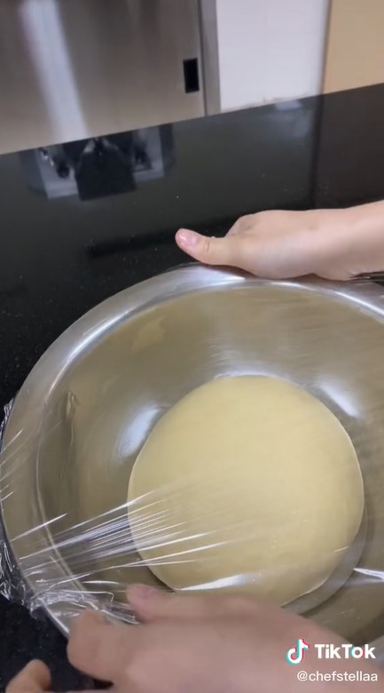 5 Trik membuat cinnamon roll mengembang sempurna dan antigagal