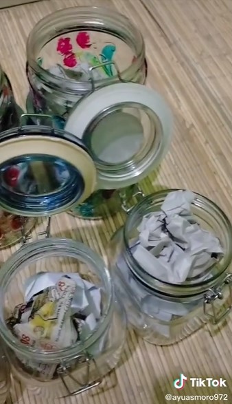 Trik jitu menyimpan toples agar tidak bau apek dan lembap