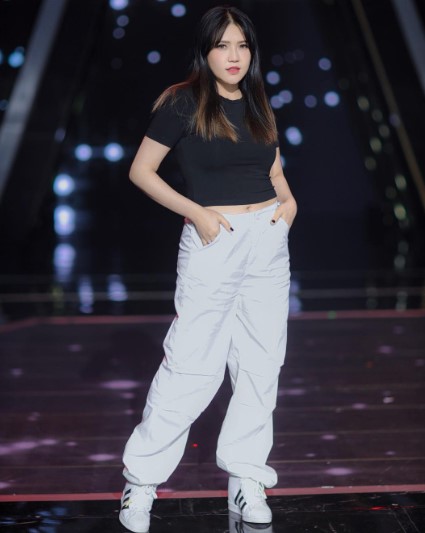 aksi panggung penyanyi tuai kontroversi © Instagram