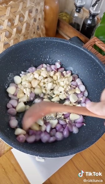7 Trik bikin bumbu nasi goreng khas Jawa Timur, gurih dan tahan lama