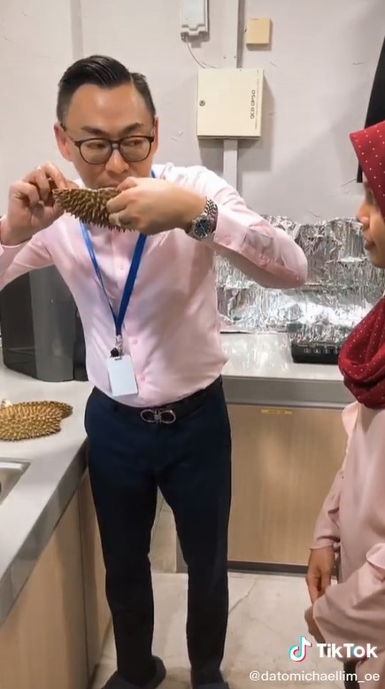 Cara ampuh hilangkan bau durian yang menempel di tangan, tanpa sabun