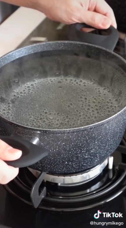 Jarang diketahui, ini 5 trik agar panci baru awet dan tidak lengket