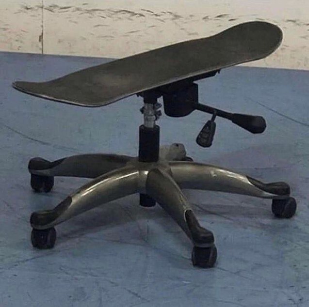 Potret nyeleneh bentuk kursi © 2022 Instagram Potret nyeleneh bentuk kursi © 2022 Instagram