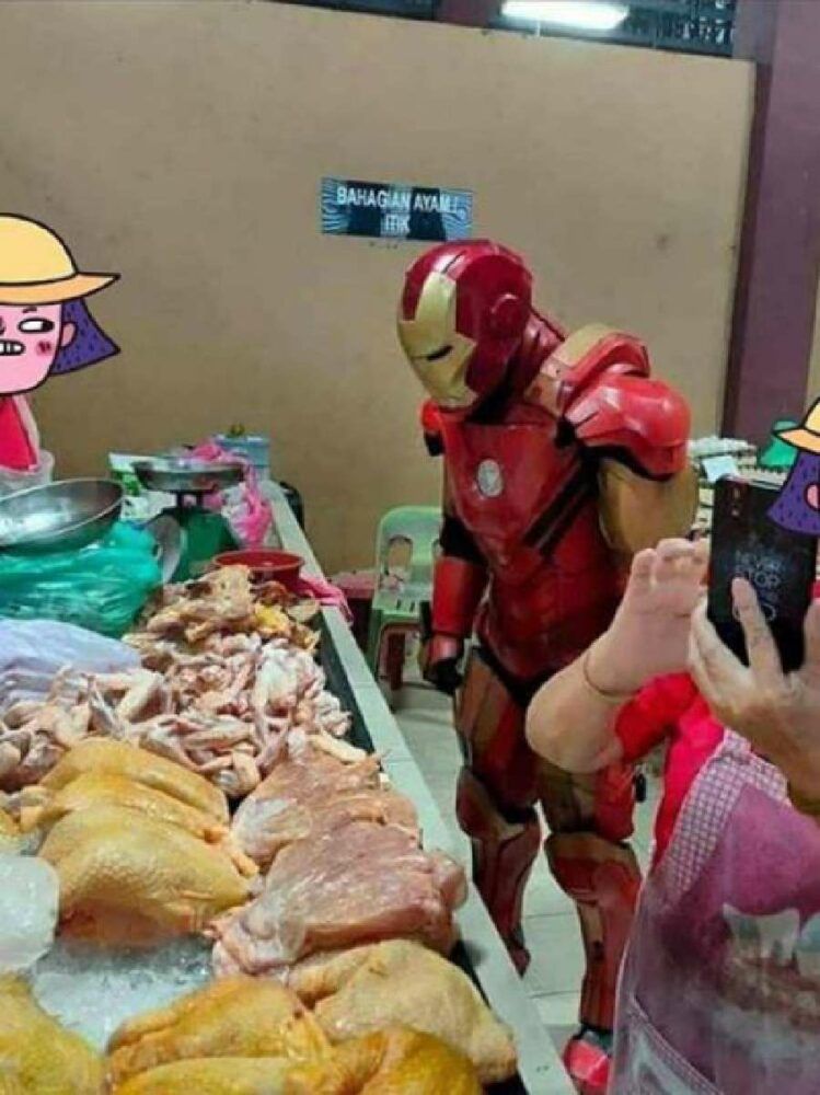  Potret orang kenakan pakaian nyeleneh  Berbagai sumber