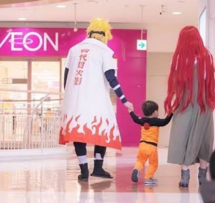  Potret orang kenakan pakaian nyeleneh  Berbagai sumber