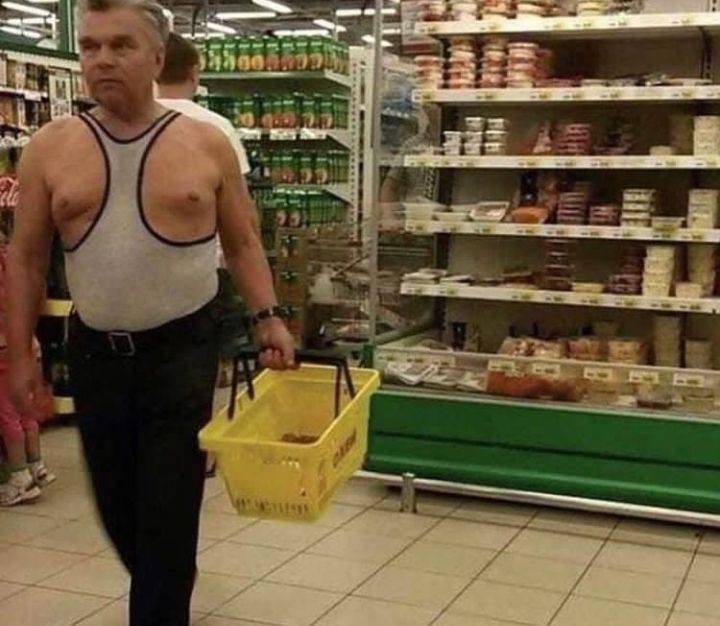  Potret orang kenakan pakaian nyeleneh  Berbagai sumber