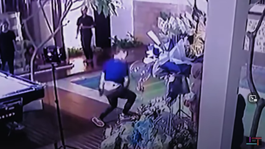 Momen Rizky Billar lempar bola billiard ke Lesty Kejora  Berbagai sumber