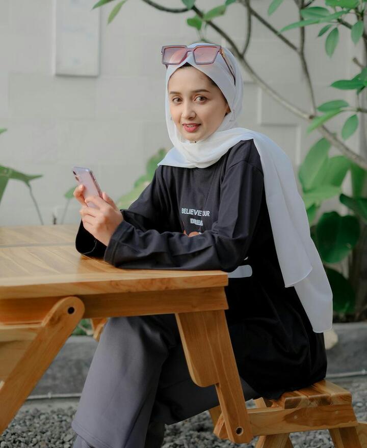 sehnaz model yang jadi menantu epy kusnandar © instagram sehnaz model yang jadi menantu epy kusnandar © instagram