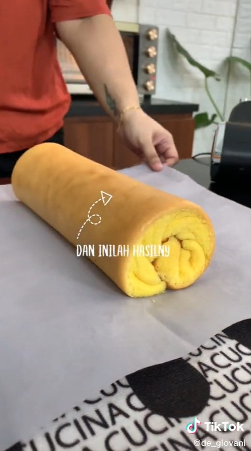 5 Cara menggulung bolu agar lebih rapi, mudah buat pemula