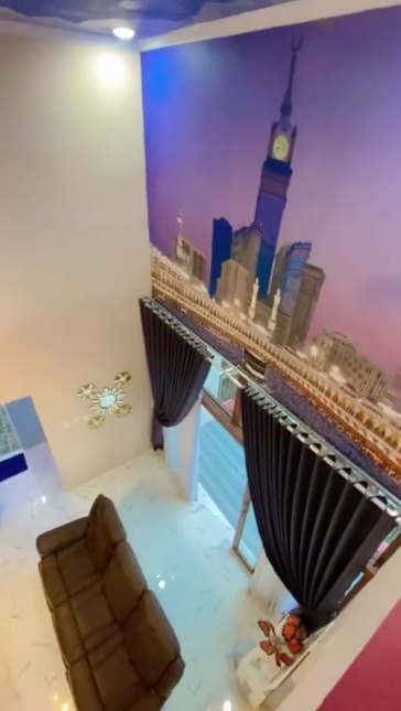 rumah mewah dekat kuburan © TikTok