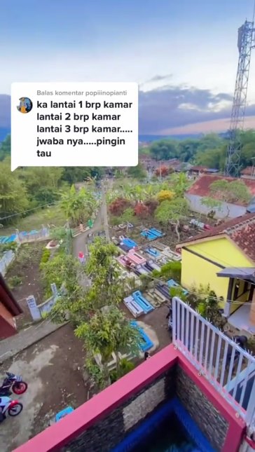 rumah mewah dekat kuburan © TikTok