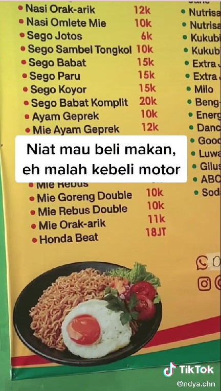 spanduk jualan menu nggak nyambung © berbagai sumber