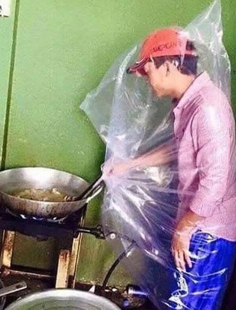 Kelakuan nyeleneh bapak-bapak saat di dapur Berbagai sumber Kelakuan nyeleneh bapak-bapak saat di dapur Berbagai sumber