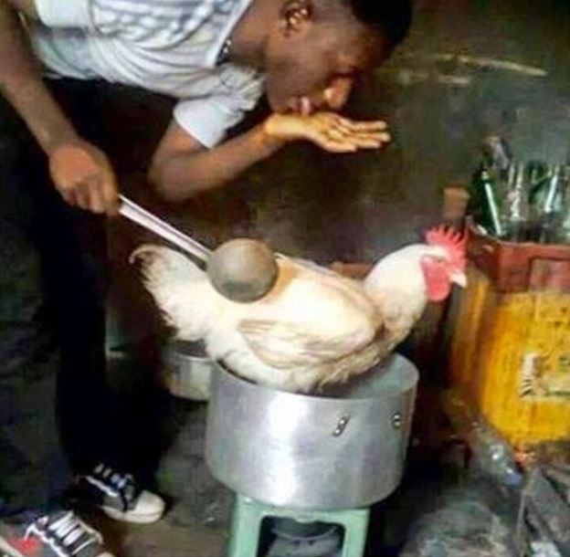 Kelakuan nyeleneh bapak-bapak saat di dapur Berbagai sumber Kelakuan nyeleneh bapak-bapak saat di dapur Berbagai sumber