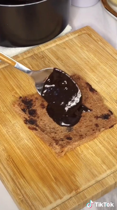 7 Cara bikin double choco pie ala McDonald's, simpel pakai roti tawar