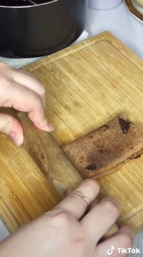 7 Cara bikin double choco pie ala McDonald's, simpel pakai roti tawar