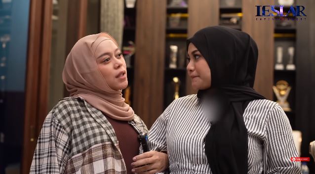 potret persahabatan lesty dan aurel © berbagai sumber potret persahabatan lesty dan aurel © berbagai sumber