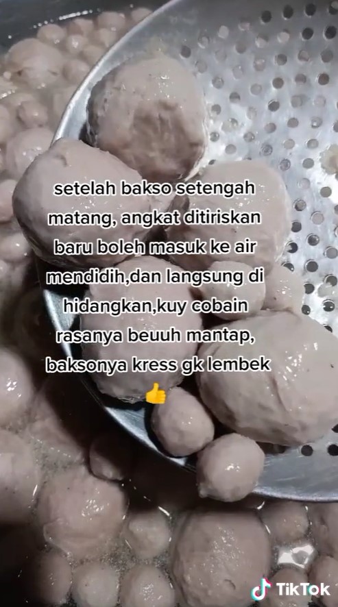 Trik simpel merebus bakso supaya tidak pecah dan hancur