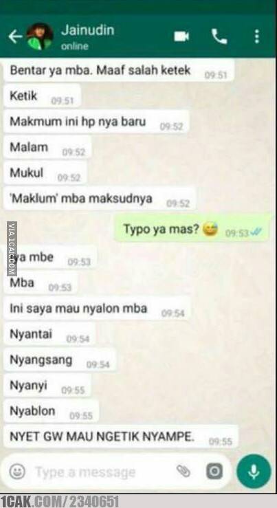 typo gegara autocorrect © berbagai sumber