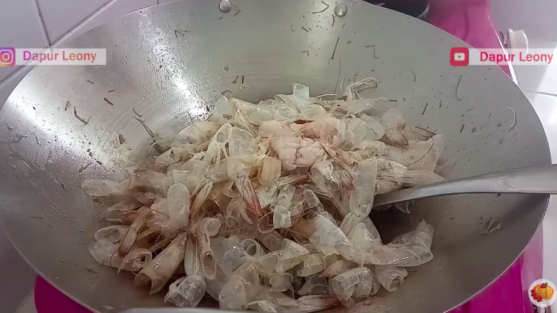 Ramah lingkungan, ini trik buang sampah kulit udang agar tak bau busuk