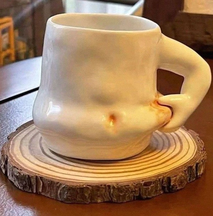 11 Potret absurd mug ini bentuknya bikin lihat dua kali Berbagai sumber 11 Potret absurd mug ini bentuknya bikin lihat dua kali Berbagai sumber
