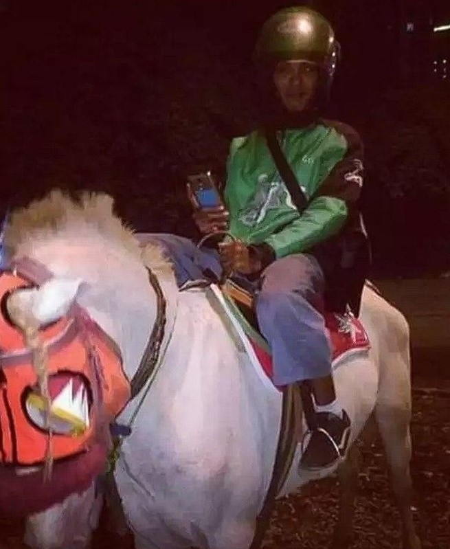 Driver ojek online alih profesi Berbagai sumber