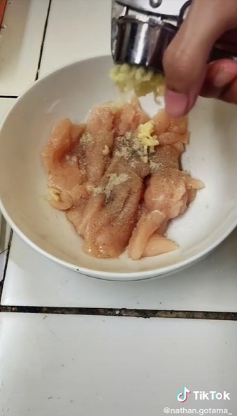 7 Cara bikin ayam krispi ala Shinlin, praktis tak perlu tepung khusus