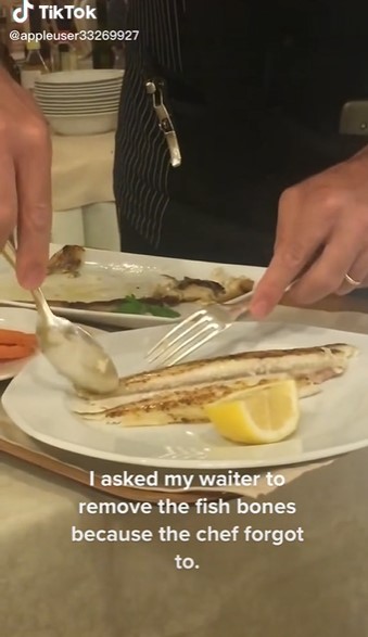 Cuma pakai sendok dan garpu, cara pisahkan tulang ikan ini bikin kagum