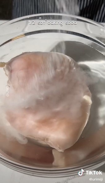 Trik mudah masak dada ayam biar empuk dan dagingnya tetap tebal