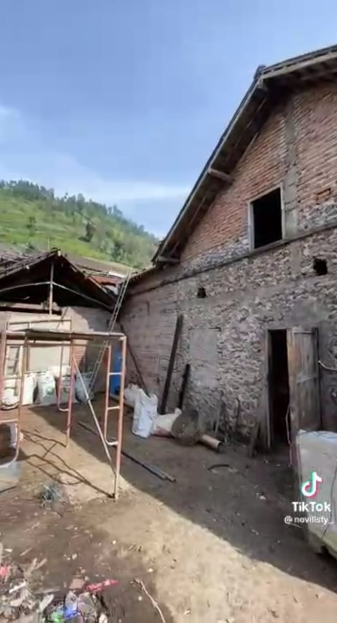 potret rumah novi listiana © berbagai sumber