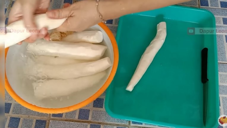 5 Cara bikin peuyeum tape khas Bandung ala rumahan, manis dan legit