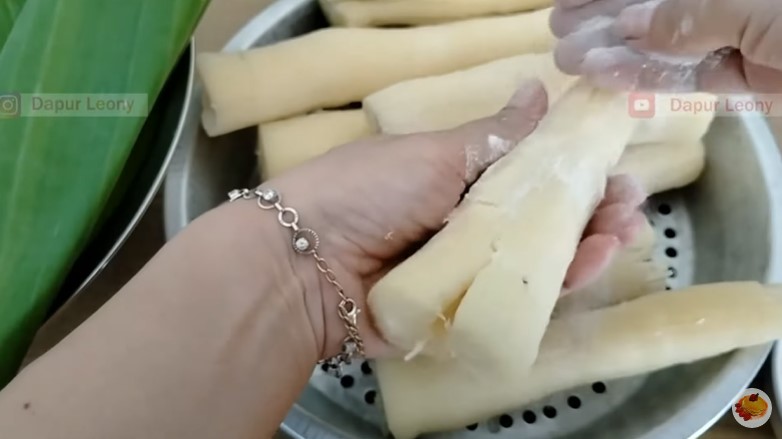 5 Cara bikin peuyeum tape khas Bandung ala rumahan, manis dan legit