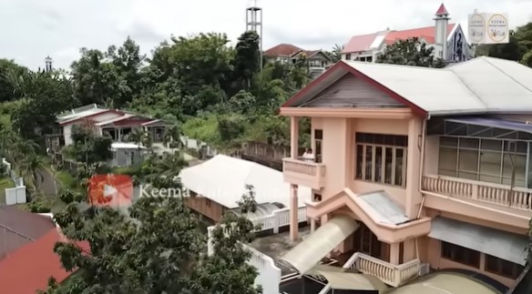9 Penampakan rumah Angelina Sondakh di Manado, terletak di pegunungan