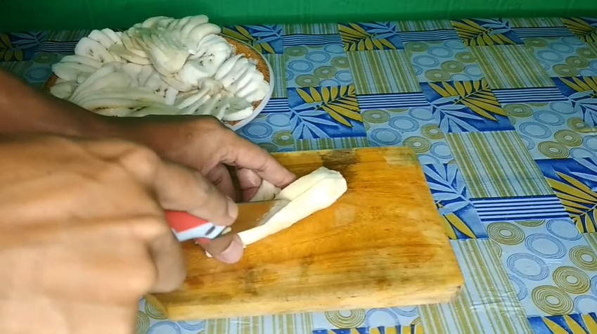 Trik memotong pisang kipas, hasilnya tipis dan nggak mudah putus