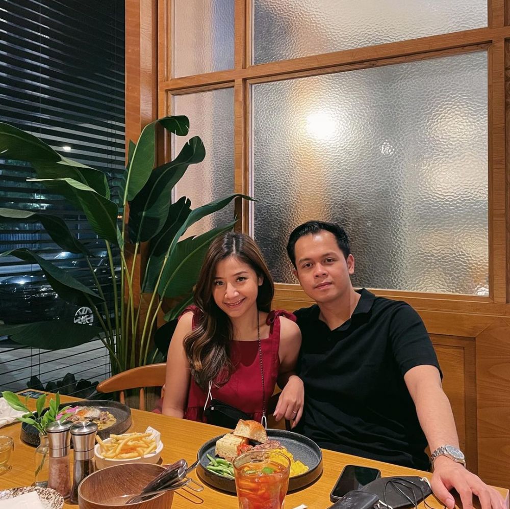 potret kenangan rio alief dan istri © instagram