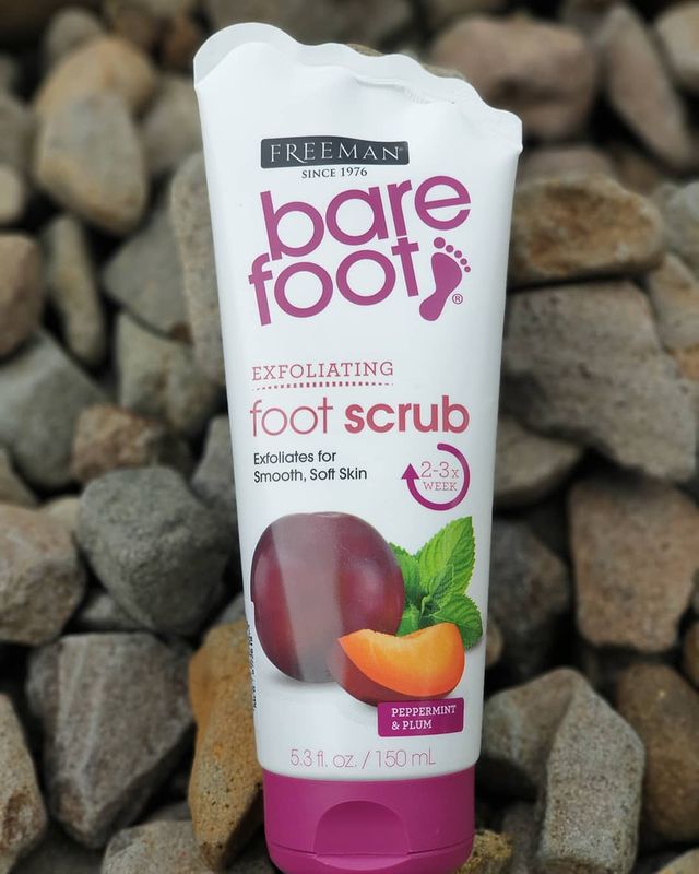 10 Rekomendasi foot scrub bikin kaki mulus, harga di bawah Rp 150 ribu