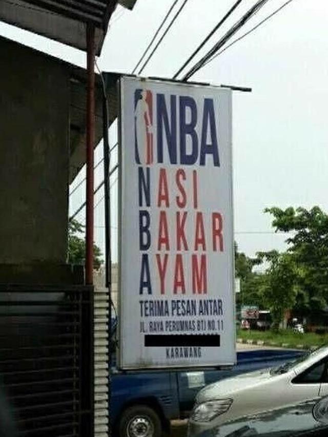 potret lucu spanduk makanan pakai bahasa inggris © berbagai sumber