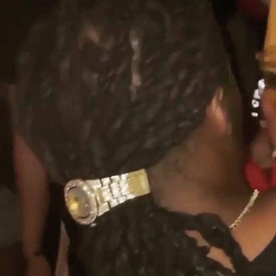 potret ikat rambut pakai benda tak biasa © berbagai sumber