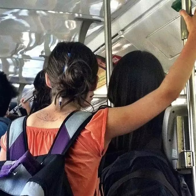 potret ikat rambut pakai benda tak biasa © berbagai sumber